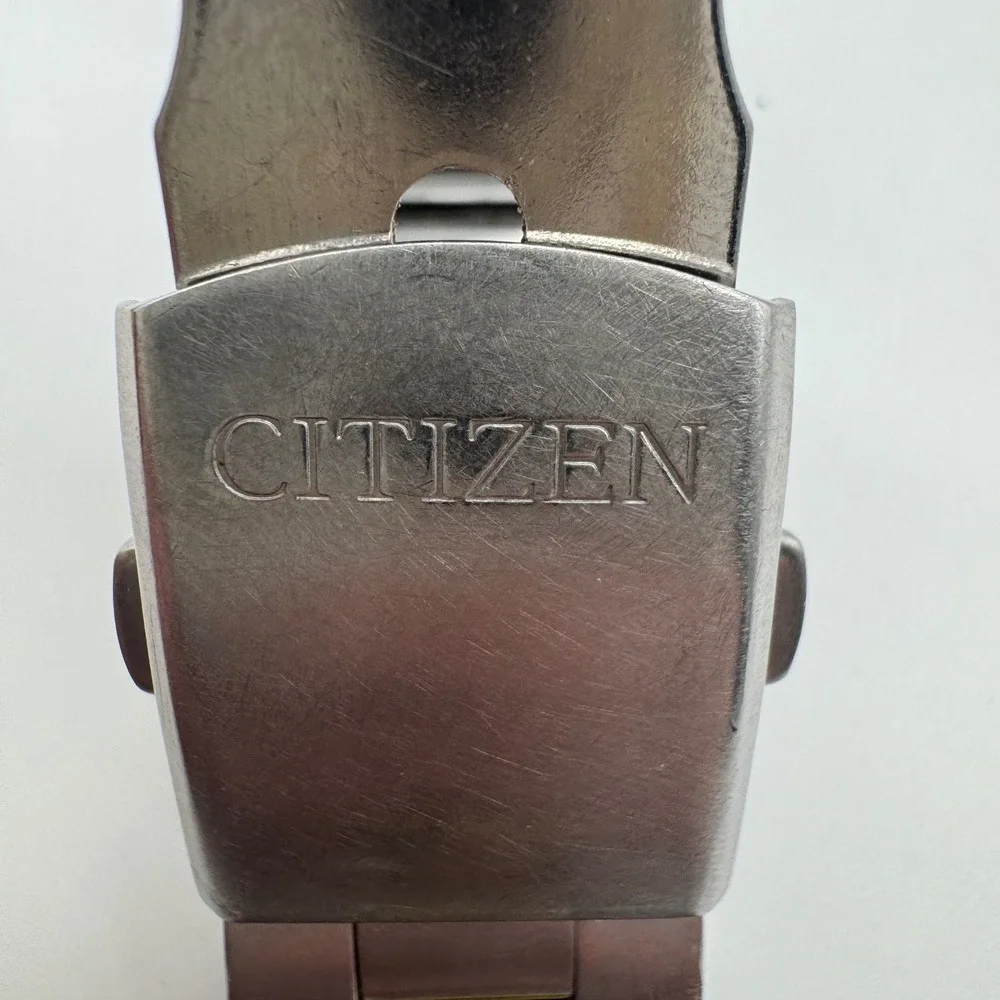 Citizen‎ Quartz Mens Watch Black Dial Two Tone Stainless Day Date 1102-S099531